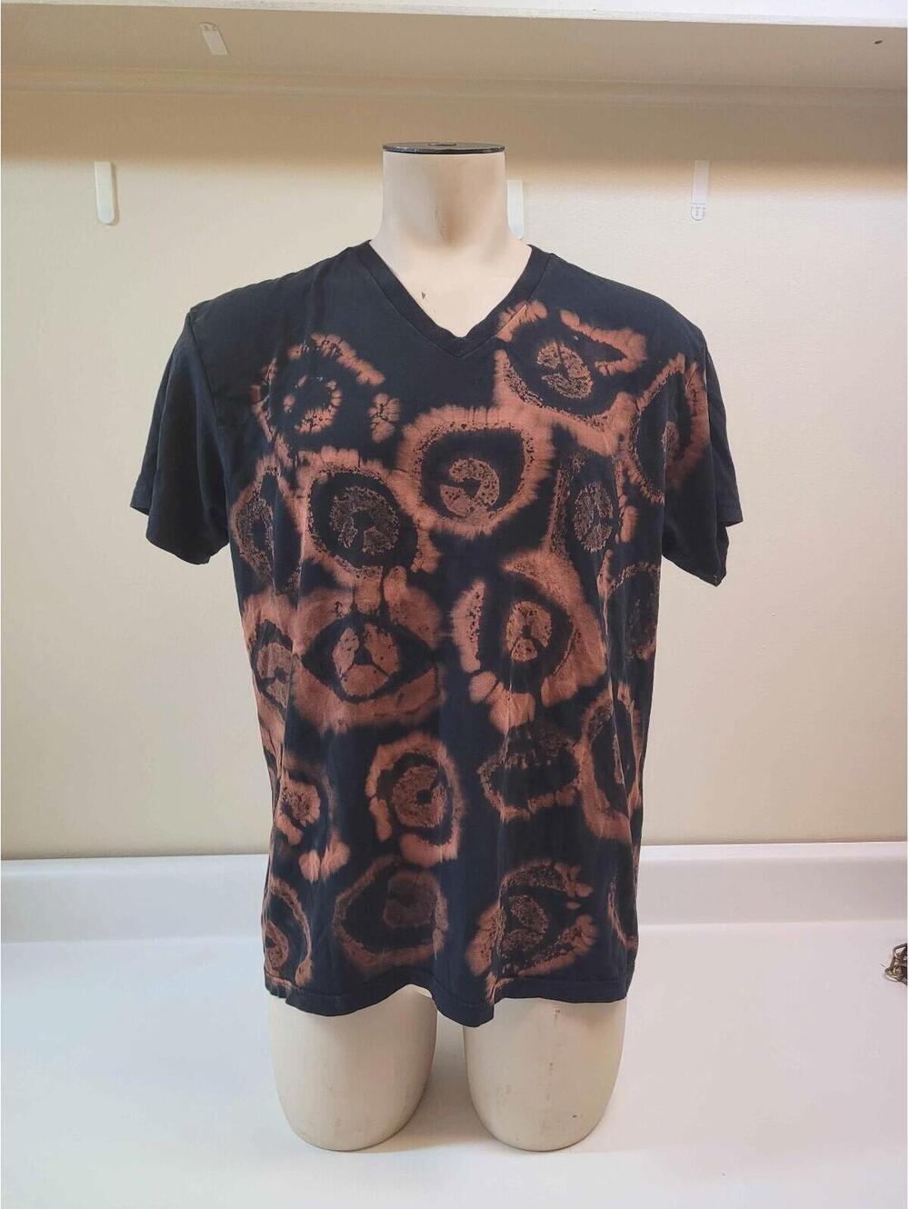 custom tie dye shirt Goth/horror theme Eyeballs size Large calvin Klein
